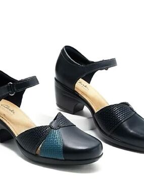 NWOB Size 11 Clarks Collection Emily Rae Hook and Loop Ortholite Mary Jane Heels